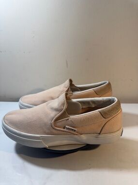 Lacoste Jump Serve Slip-On Sneakers in Light Pink/Off White - Women’s Size 7
